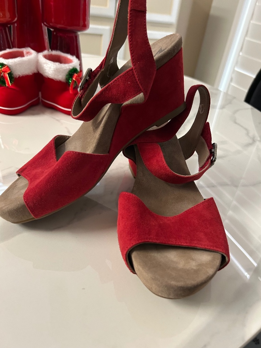Striking red stylish Mephisto wedge sandals 39 unworn